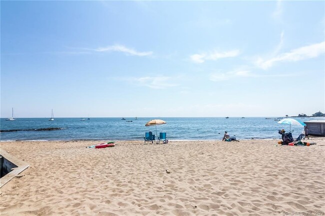 Foto del edificio - 116 Overshore Dr E