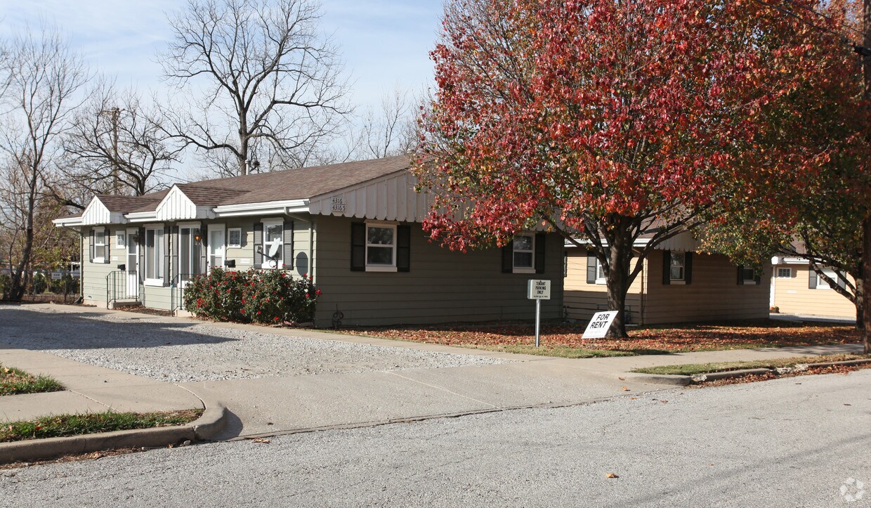 Primary Photo - 4312-4318 Pearl St