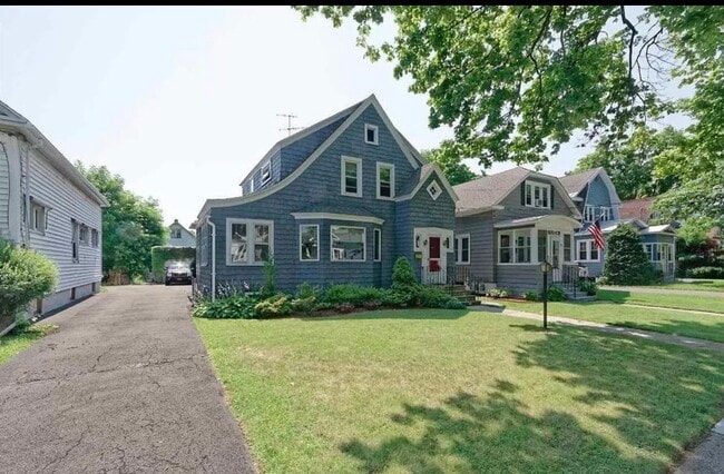 Building Photo - 29 Cardinal Ave