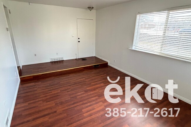 Building Photo - 14551 S Camp Williams Rd