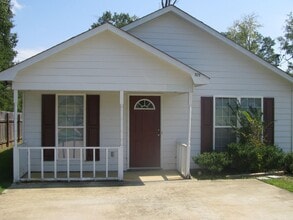 Building Photo - 1929 Knowles Rd