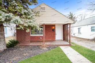 Building Photo - 94 Florence Ave