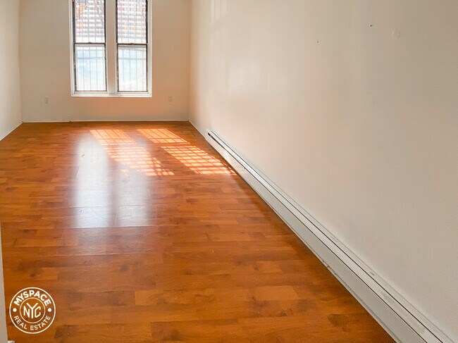 Building Photo - 577 St Johns Pl