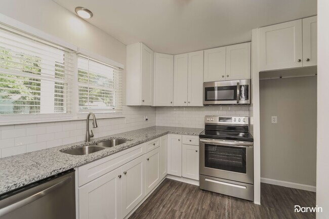 Building Photo - 6838 N Ridge Court, Charlotte, NC 28215