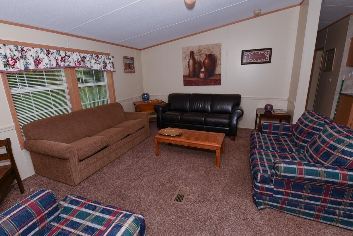 4035 Mountain View Dr, Danielsville, PA 18038 House Rental in Danielsville, PA