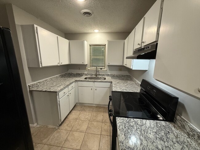 Building Photo - 408 W Pointer Trail