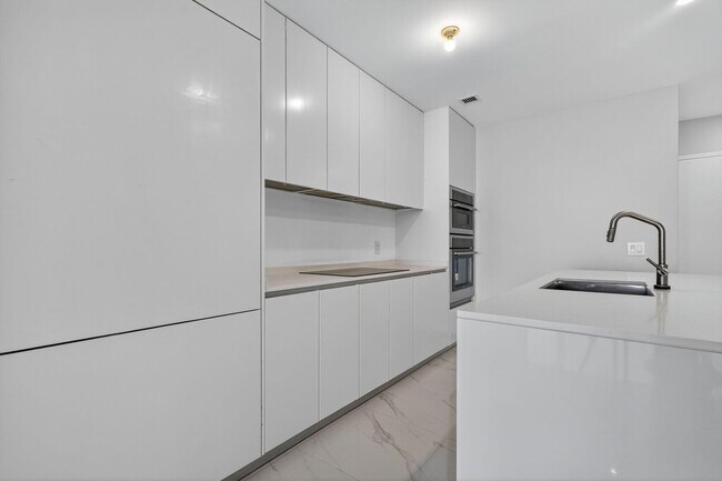 Foto del edificio - 701 NE 23rd St