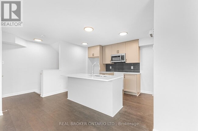 Photo du bâtiment - 101 Glenroy Gilbert Dr