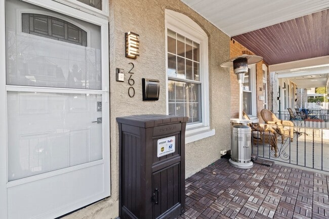 Building Photo - 3 bed 3bath