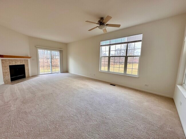 Building Photo - 1563 Reserve Ln