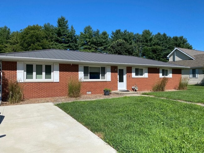 Building Photo - 6057 N 300 E