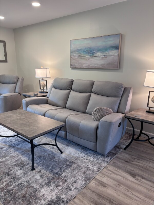 Foto principal - 102 Capri Isles Blvd