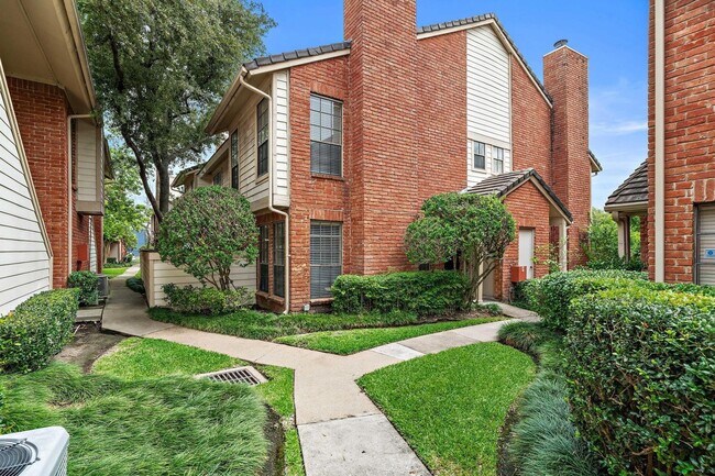 Foto del edificio - 2211 S Kirkwood Rd