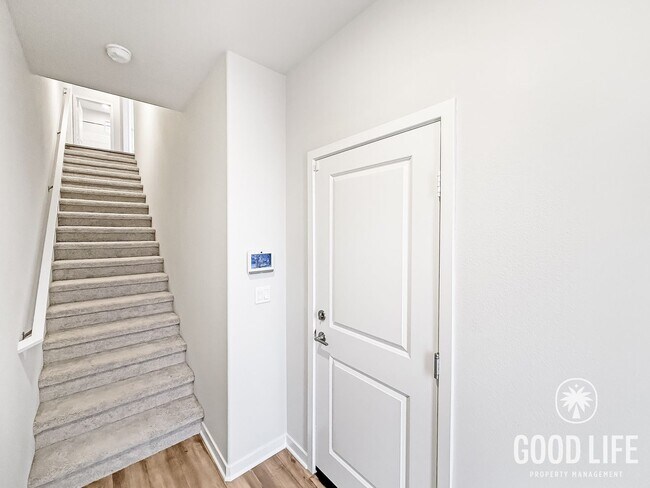 Foto del edificio - Beautiful New 3B/3BA Gated Community Townhome in Riverside for Lease!