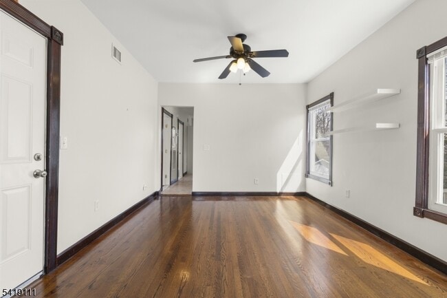 Building Photo - 7 Rosedale Ave