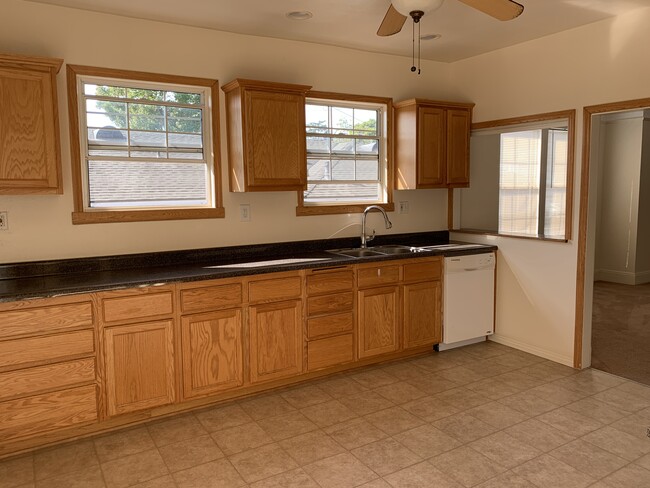 Building Photo - 358 Ximeno Ave