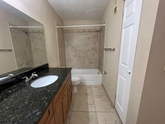 Building Photo - 3370 Pinewalk Dr N