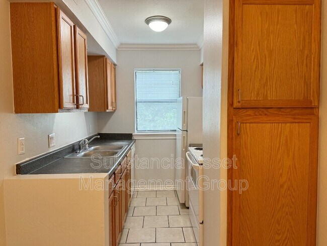 Building Photo - 1429 Northwest 24th Street - 218