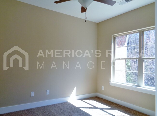 Foto del edificio - Town Home in Gardendale! View with 48 Hour...