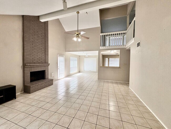 Foto del edificio - 16307 Leamington Ln