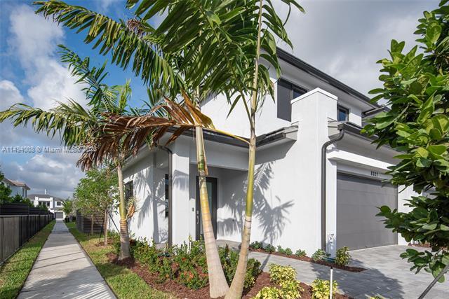 Building Photo - 8327 SW 121st Ter