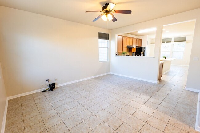 Foto del edificio - 3 bed 2 bathroom