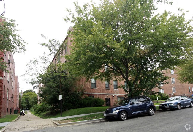 Foto del edificio - 1443 Sheridan St NW