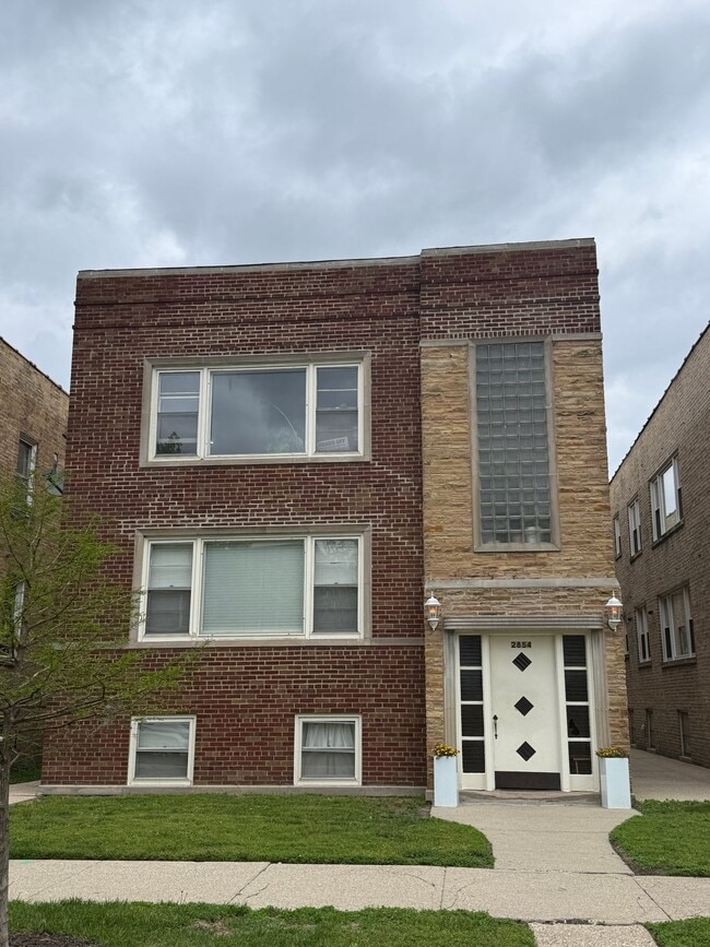 Building Photo - 2854 W Farragut Ave