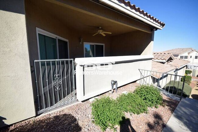 Building Photo - Reduced and Move In Special! – Upgraded Single-Story Townhome in Gated Northwest Community