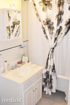 Studio, 1 bath - 64 Queensberry St # 16-24 - Studio, 1 bath  - 64 Queensberry St # 16-24
