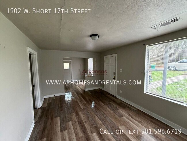 Foto del edificio - 1902 W Short 17th St