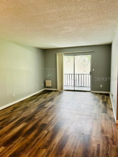 Foto del edificio - 711 Russell Ln