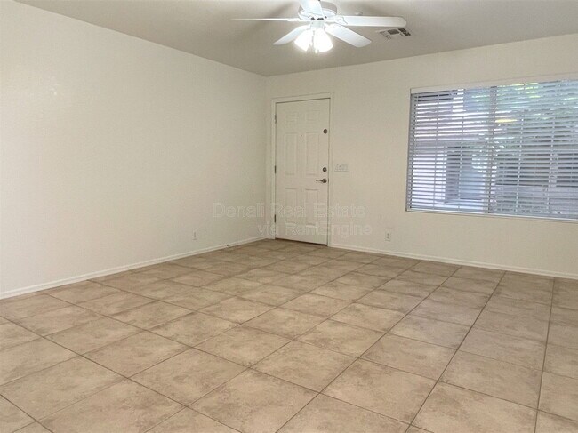 Foto del edificio - 7650 E Williams Dr