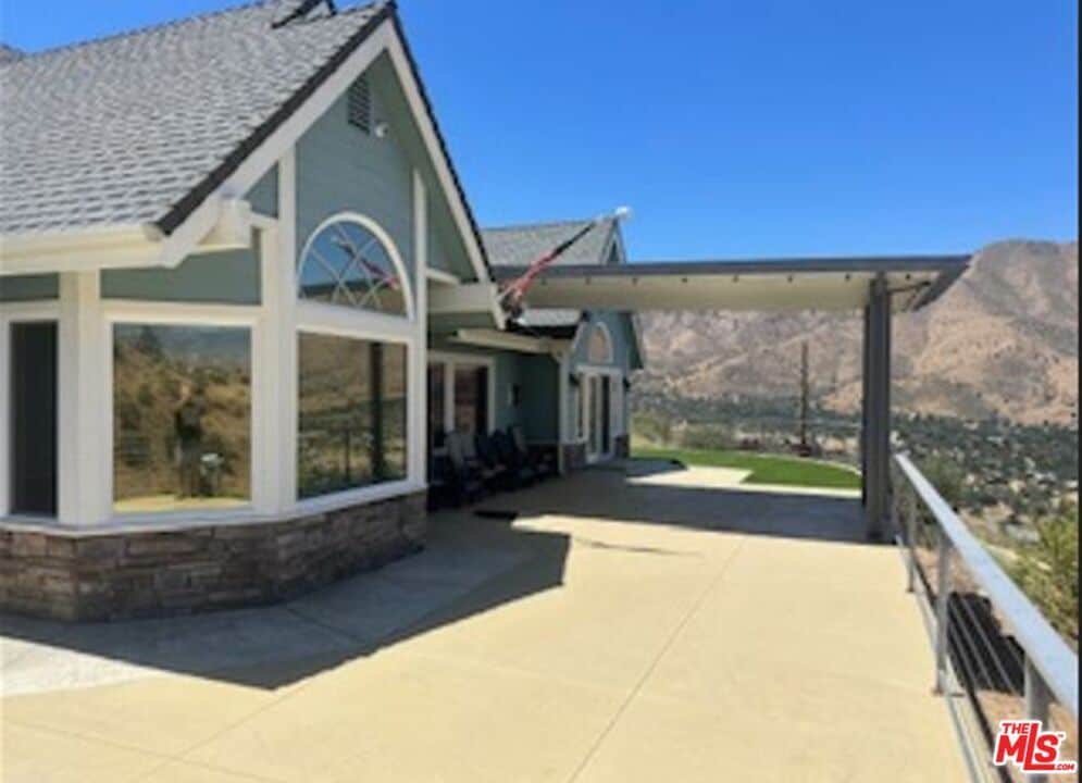 Primary Photo - 3644 Shadow Mountain Dr