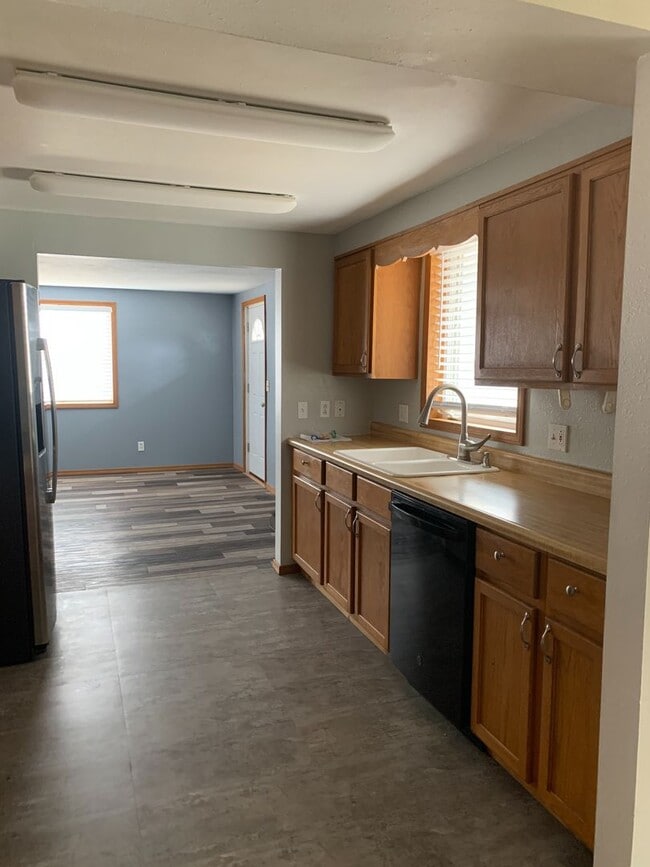 Building Photo - Charming house on 2 beautiful corner lots!