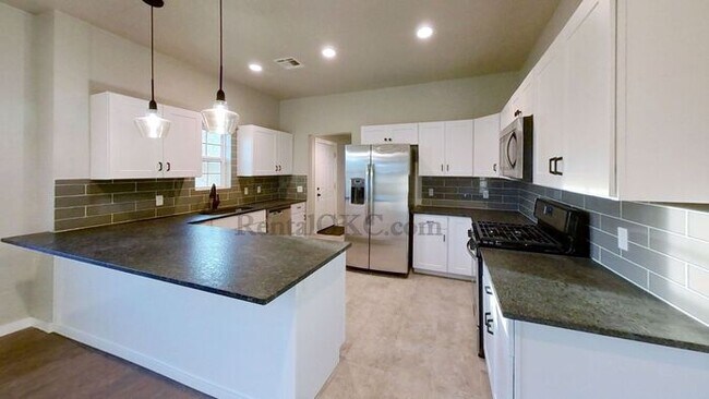Building Photo - Beautifully outfitted 3 bed 2 bath in OKC