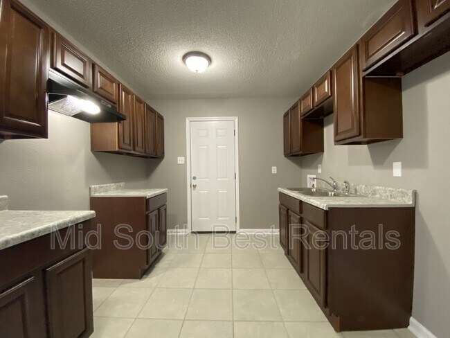 Foto del edificio - 1448 E Mallory Ave