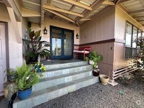 Building Photo - 95 Hanohano St