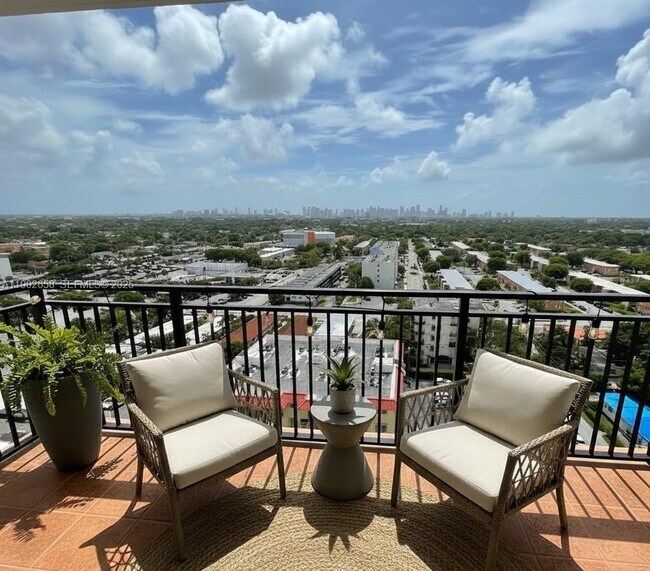 Foto del edificio - 888 Douglas Rd