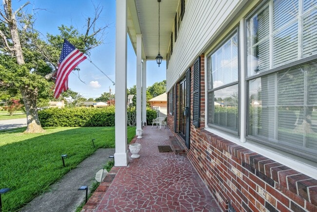 Building Photo - 24 Bohnert Dr