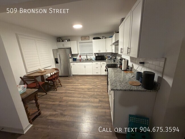 Foto del edificio - 509 Bronson St