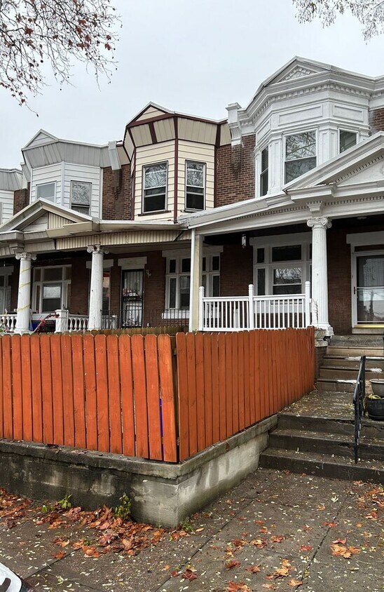Primary Photo - Newly renovated 3 bedroom lots of storage ...