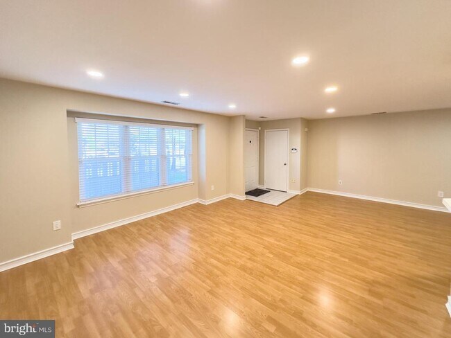 Foto del edificio - 806 Wharton Rd