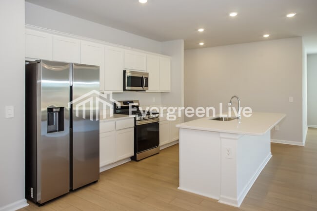 Foto del edificio - 113 Ashby Pond Dr