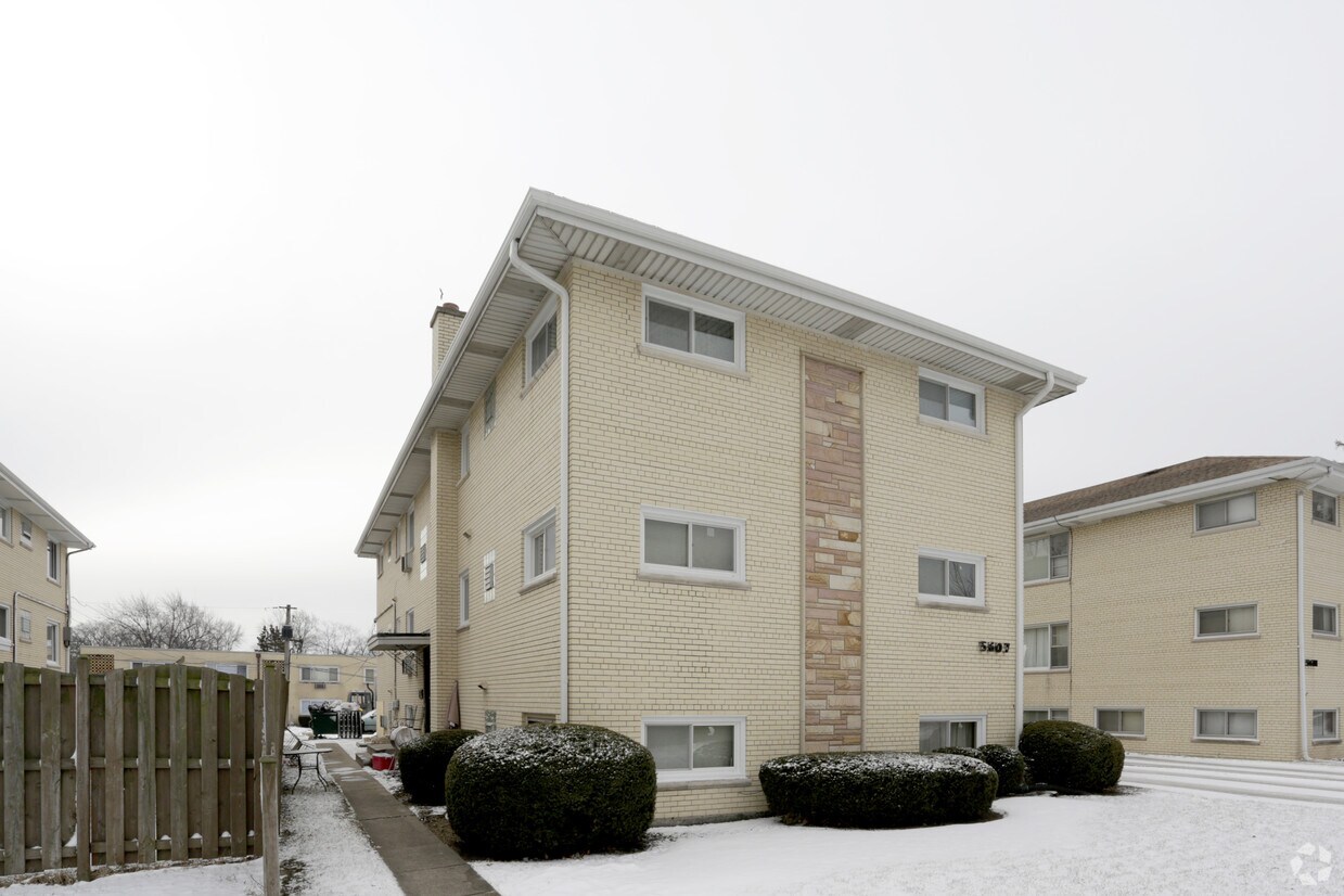 Building Photo - 5607 Saint Charles Rd