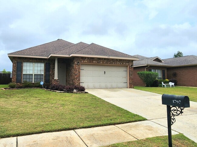 Building Photo - Charming 3/2 in Iberville Square in Foley