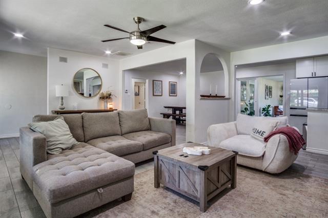 Building Photo - 3501 Wedgway Dr
