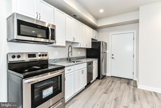 Foto del edificio - 845 Upshur St NW