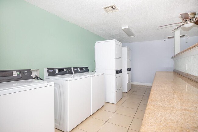 Foto del edificio - Serenity Garden Apartments