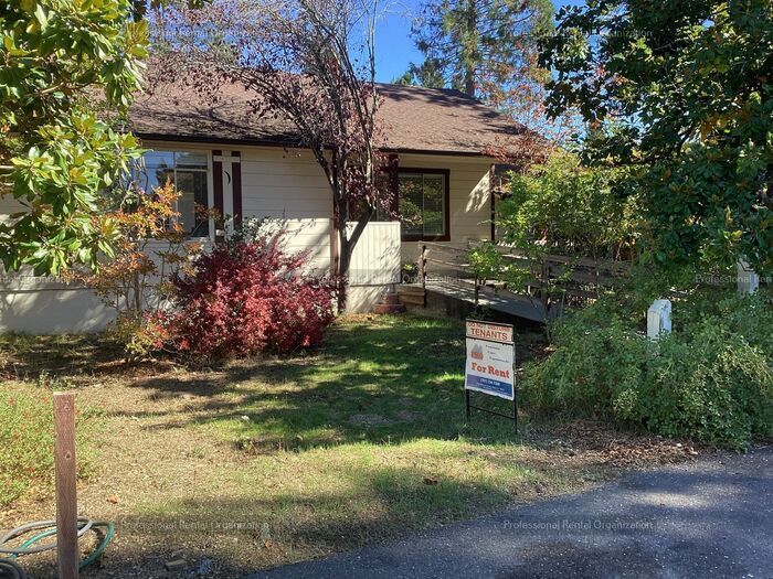 Foto principal - Spacious & cheerfully bright large single-level 2 bedroom in downtown Sebastopol